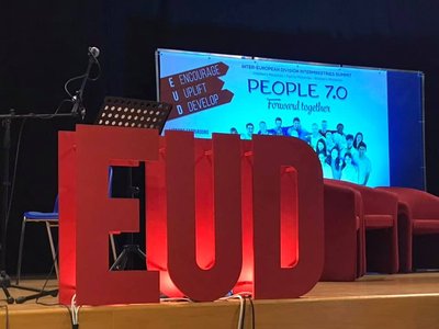 Di ritorno dal Congresso People.7
