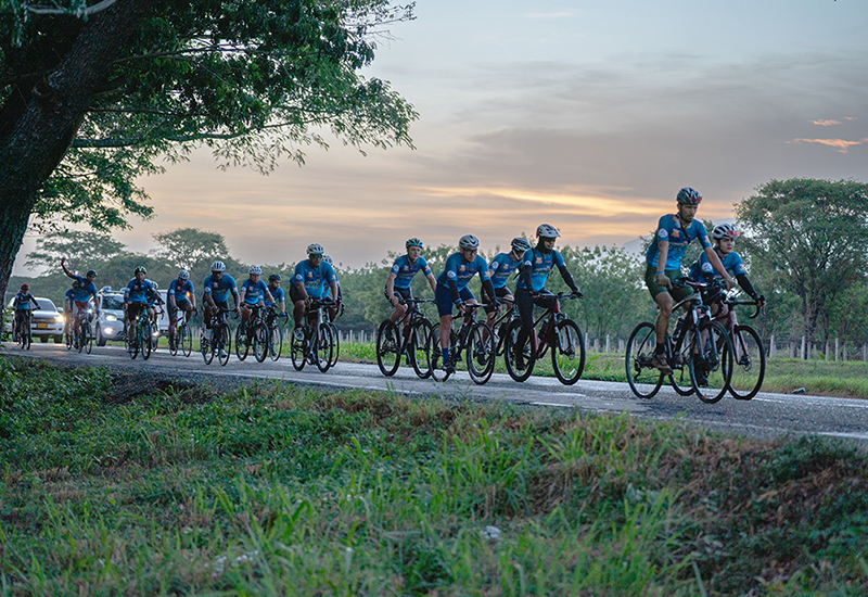380 km à vélo pour promouvoir le bien-être et le service en Colombie